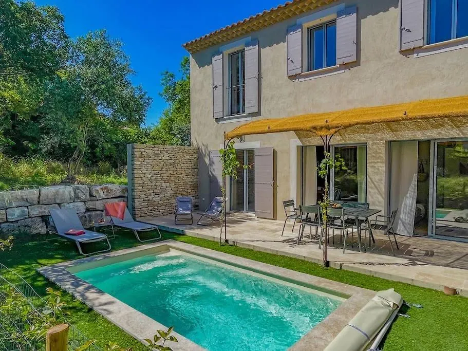Villa Lisette, Un Meuble De Tourisme 3 Etoiles Au Coeur De Goult 0*,